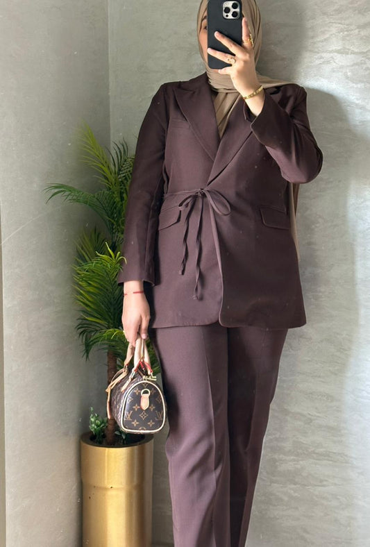 L'Ensemble Blazer Cintré & Pantalon Droit – Chocolat Intense